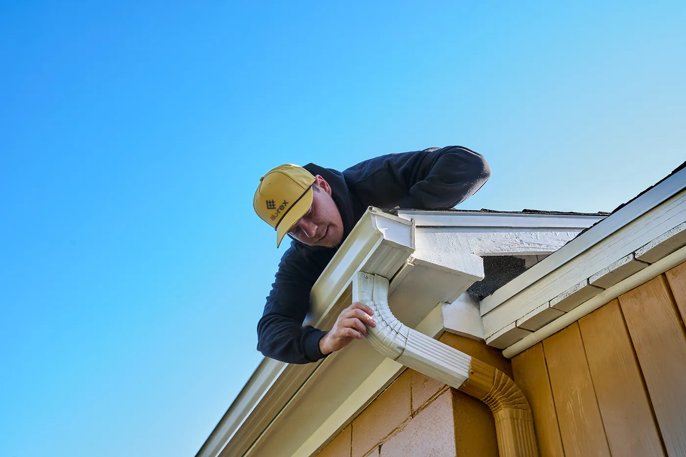 Installation de gouttières adaptée à votre maison par notre équipe locale